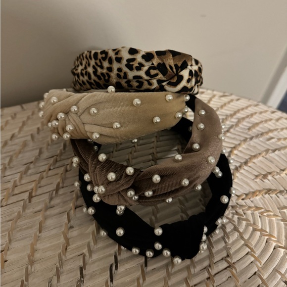 Accessories - Pearl and cheetah headbands - unworn